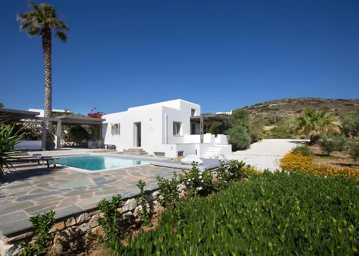 Photo de Villa Aphrodite - Elegant Villa, Sea Views, Designer Renovation Ambelas