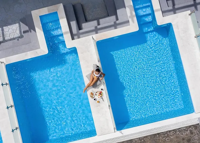 Splendour Hotel And Suites Firostefani photo