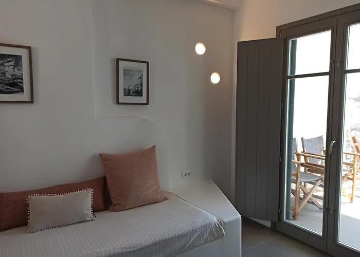Amphitrite Suites Santorini Vothon photo
