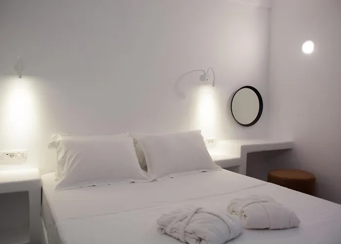 Amphitrite Suites Santorini Vothon photo