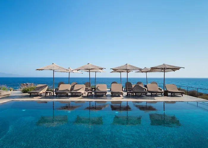 Colombos Beachfront Foinikia  photo