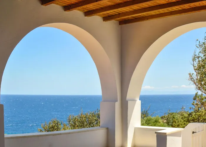 foto di Villa Rouvis With Outdoor Hot Tub Ligaridia