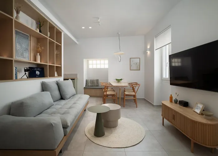 M Home Batsi fotoğrafı