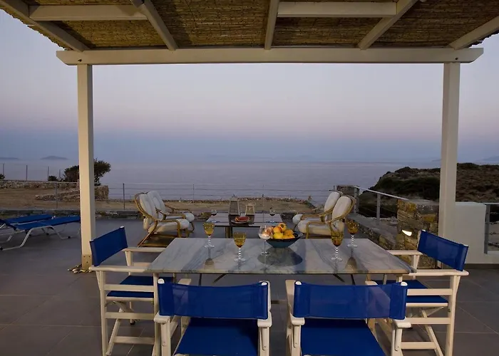 Beachfront Villa Thesseus Moutsoúnaの写真